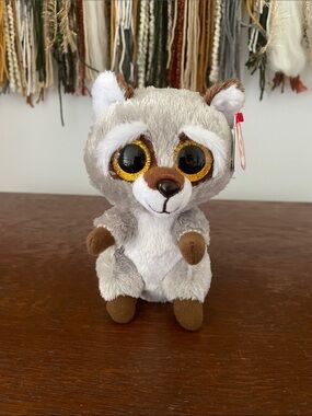 Ty beanie boos Oakie the raccoon